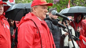 Г.А. Зюганов на Первомайской акции в Москве: Главным оружием трудового народа являются солидарность, сплоченность, воля и мужество!