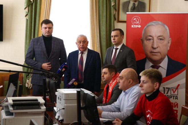 «Нам чужого не надо, но и своего не отдадим!» Кандидат в Президенты РФ Н.М. Харитонов встретился в Москве с группой контроля за ходом голосования «Красный контроль»
