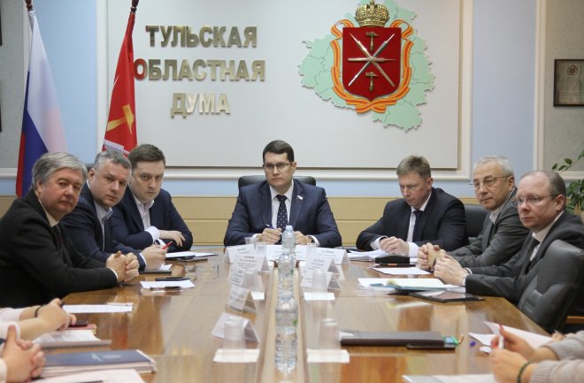 Председатель комитета по местному самоуправлению Тульской областной Думы Алексей Лебедев провел очередное заседание комитета