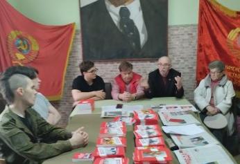 Богородицкие комсомольцы совместно с комсомольским активом провели партийное собрание, посвященное 156-годовщине со дня рождения В. И. Ленина