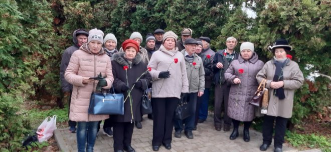 Ефремовский ГК КПРФ поздравляет однопартийцев с Днём Октябрьской революции