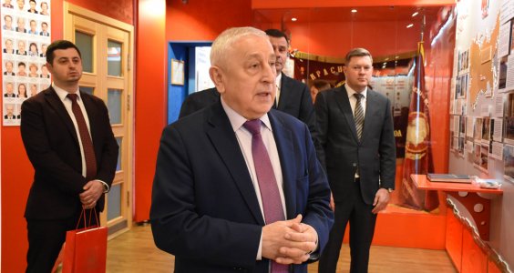 Кандидат в Президенты России от КПРФ Николай Харитонов посетил Красноярский машиностроительный завод