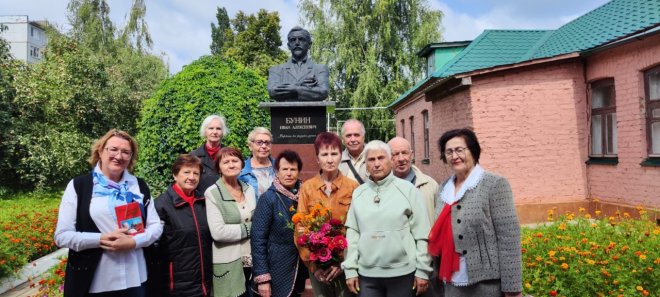 Делегация ефремовских коммунистов посетила Дом-музей И.А.Бунина 
