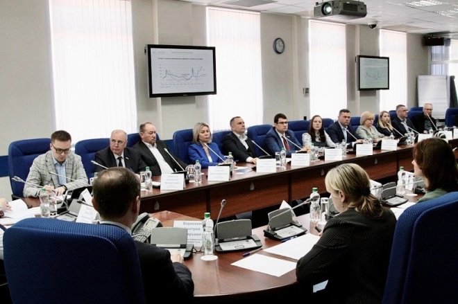 Депутаты фракции КПРФ приняли участие в  рабочей встрече депутатов и представителей тульского отделения Банка России