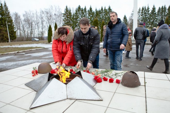 Алексинские коммунисты приняли участие в городских мероприятиях, посвященных 78-ой годовщине освобождения г. Алексина от немецко-фашистских захватчиков!