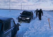 Кимовские коммунисты помогли "Разблокировать" дорогу от снежных заносов в Кимовском районе Кимовские коммунисты помогли "Разблокировать" дорогу от снежных заносов в Кимовском районе