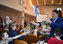 Алексей Лебедев на празднике в детской больнице Алексей Лебедев на празднике в детской больнице
