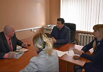 Олег Лебедев и Татьяна Косарева провели прием в Туле