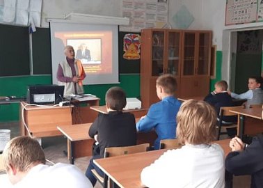 Ефремовские коммунисты вспоминают лучших земляков в Год педагога