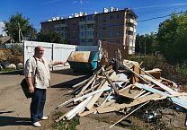Команда КПРФ Донского провела рейд по мусорным контейнерным площадкам города Команда КПРФ Донского провела рейд по мусорным контейнерным площадкам города