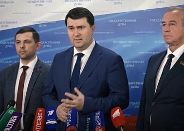 О.А. Лебедев, С.Г. Левченко и О.А. Михайлов выступили перед журналистами в Госдуме
