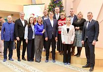 Тульские депутаты – коммунисты посетили детскую областную больницу