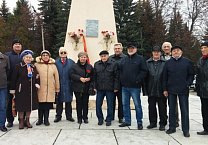 В Кимовске возложили цветы к памятнику В.И. Ленина
