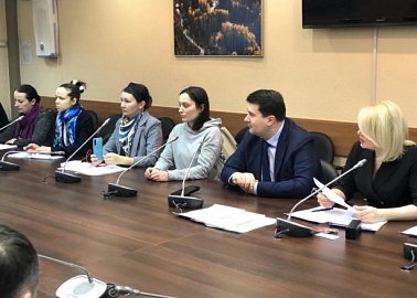 Олег Лебедев провёл встречу с представителями научной и педагогической общественности