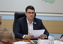 Председатель комитета по местному самоуправлению Тульской областной Думы Алексей Лебедев провел очередное заседание комитета