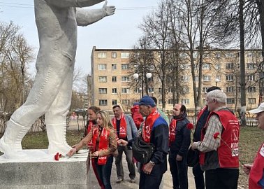 В Тульском регионе коммунисты отметили День космонавтики