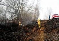 Коммунисты борются с пожарами Коммунисты борются с пожарами