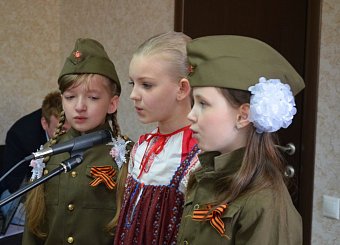 Первый секретарь Тульского обкома КПРФ Олег Лебедев поздравил в обкоме партии ветеранов Великой Отечественной войны.