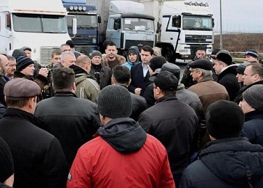 Лидер тульских коммунистов Олег Лебедев поддержал дальнобойщиков, бастующих в Тульской области