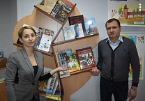 В Международный день дарения книг тульские коммунисты присоединились к акции «Пополни сельскую библиотеку!» В Международный день дарения книг тульские коммунисты присоединились к акции «Пополни сельскую библиотеку!»