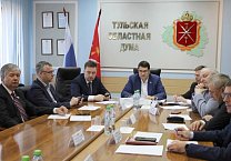 Алексей Лебедев провел очередное заседание Комитета по местному самоуправлению Тульской областной Думы Алексей Лебедев провел очередное заседание Комитета по местному самоуправлению Тульской областной Думы