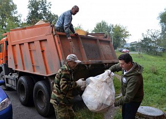 Тульский обком КПРФ организовал  субботник в городе Туле.