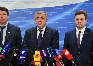 «Закон о местном самоуправлении обрубит корни у дерева». Н.В. Коломейцев, М.Н. Матвеев, Г.П. Камнев выступили в Госдуме