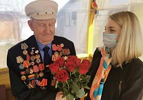 Тульский обком КПРФ поздравил с 95-летием своего однопартийца - ветерана, участника Парада на Красной площади 7 ноября 1941 года Алексея Ивановича Тимофеева