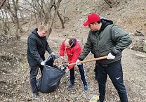 В Туле силами коммунистов приведена в порядок территория вокруг Серебровского родника В Туле силами коммунистов приведена в порядок территория вокруг Серебровского родника