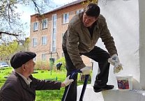 Ефремовские коммунисты отремонтировали памятник Карлу Марксу Ефремовские коммунисты отремонтировали памятник Карлу Марксу