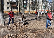 Субботник в Сквере Космонавтов