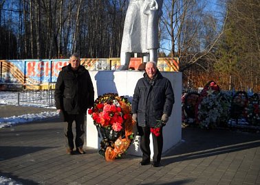 Веневские коммунисты почтили память освободителей родного города от немецко-фашистских захватчиков