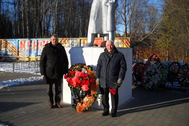 Веневские коммунисты почтили память освободителей родного города от немецко-фашистских захватчиков