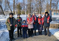 Коммунисты Богородицка 23 февраля совместно с комсомольцами района почтили память бойцов с возложением цветов в городском парке Коммунисты Богородицка 23 февраля совместно с комсомольцами района почтили память бойцов с возложением цветов в городском парке
