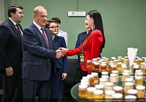 "Пчела и человек". Г.А. Зюганов принял участие в конгрессе пчеловодов в Москве "Пчела и человек". Г.А. Зюганов принял участие в конгрессе пчеловодов в Москве