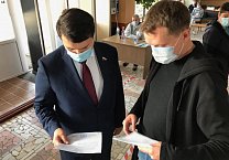 Олег Лебедев продолжил объезд избирательных участков в Рязанской области.