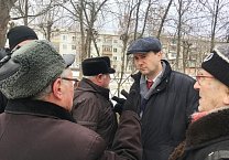 Олег Лебедев продолжает встречи с жителями Рязани, на которых рассказывает о конституционных поправках КПРФ Олег Лебедев продолжает встречи с жителями Рязани, на которых рассказывает о конституционных поправках КПРФ