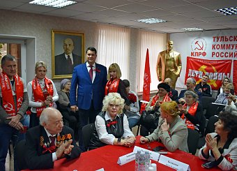 На круглом столе в Туле, посвященном годовщине Великого Октября, выступили Николай Арефьев и Сергей Удальцов