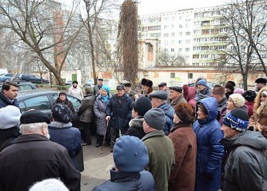 Первый секретарь Тульского обкома КПРФ Олег Лебедев продолжает встречи с жителями, на которых рассказывает об экономической программе и законопроектах  КПРФ.