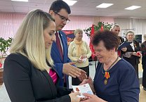 В Тульской области депутаты-коммунисты и секретари в преддверии 80-летия Великой Победы поздравляют ветеранов В Тульской области депутаты-коммунисты и секретари в преддверии 80-летия Великой Победы поздравляют ветеранов