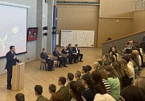 «Любить Родину! Учиться у поколения-победителей!». Г.А. Зюганов выступил по видеосвязи перед новгородскими студентами и преподавателями