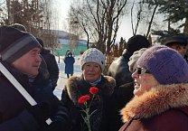 Ефремовские коммунисты отметили День защитника Отечества Ефремовские коммунисты отметили День защитника Отечества