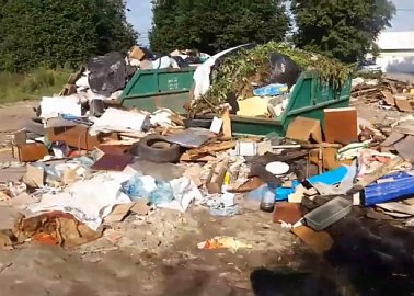 Провал мусорной реформы из-за бездействия МСК-НТ. Алексинский депутат-коммунист Алексей Носов провел рейд по мусорным площадкам.
