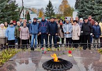 Накануне дня рождения Ленинского Комсомола, коммунисты Ефремовского ГК КПРФ провели красный автопробег Накануне дня рождения Ленинского Комсомола, коммунисты Ефремовского ГК КПРФ провели красный автопробег