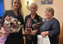 Депутат Тульской городской Думы, заместитель руководителя фракции КПРФ Елена Чекан поздравила ветеранов и вручила им юбилейные медали «80 лет Победы в Великой Отечественной войне 1941-1945 гг.» Депутат Тульской городской Думы, заместитель руководителя фракции КПРФ Елена Чекан поздравила ветеранов и вручила им юбилейные медали «80 лет Победы в Великой Отечественной войне 1941-1945 гг.»