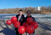Богородицкие комсомольцы поздравили местных девушек и женщин с праздником 8 марта Богородицкие комсомольцы поздравили местных девушек и женщин с праздником 8 марта