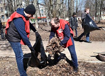 Субботник в Сквере Космонавтов