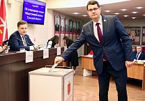 Депутаты фракции КПРФ Алексей Лебедев и Светлана Белоус приняли участие в заключительном 18-м заседании Тульской областной Думы Депутаты фракции КПРФ Алексей Лебедев и Светлана Белоус приняли участие в заключительном 18-м заседании Тульской областной Думы