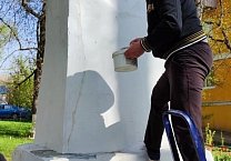 Ефремовские коммунисты отремонтировали памятник Карлу Марксу Ефремовские коммунисты отремонтировали памятник Карлу Марксу