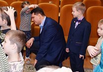 Алексей Лебедев на празднике в детской больнице Алексей Лебедев на празднике в детской больнице